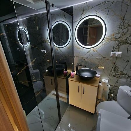 Luxury Aparments Klimatyzacja Z Prywatnym Parkingiem Apartment Радом Екстериор снимка